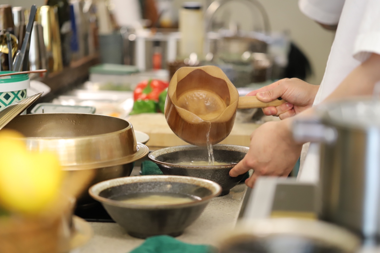 Myunghwaok kitchen — broth poured by hand